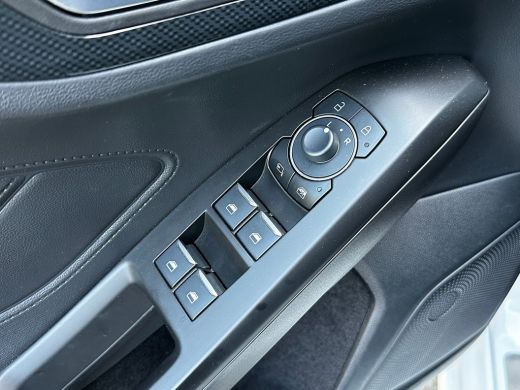 Ford Focus 1.0 155PK Hybrid ST Line X AUTOMAAT | AGR STOEL| | STOEL, STUUR & VOORRUITVERWARMING| CAMERA| CRU... ActivLease financial lease