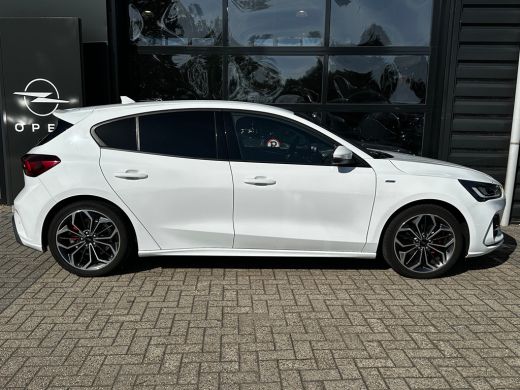 Ford Focus 1.0 155PK Hybrid ST Line X AUTOMAAT | AGR STOEL| | STOEL, STUUR & VOORRUITVERWARMING| CAMERA| CRU... ActivLease financial lease