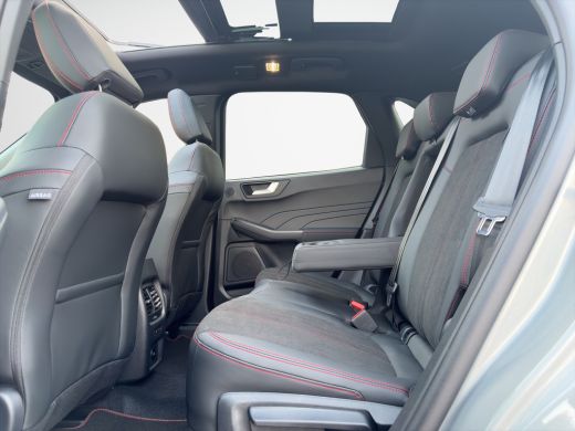 Ford Kuga Plug-In Hybrid ST-Line X 243pk | Black-, Winter Pack | Pano | Elek. Trekhaak | Matrix LED | ActivLease financial lease