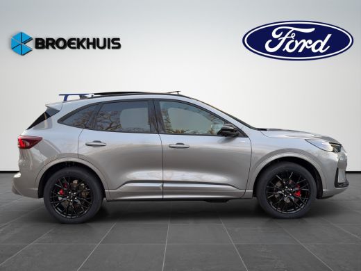 Ford Kuga Plug-In Hybrid ST-Line X 243pk | Black-, Winter Pack | Pano | Elek. Trekhaak | Matrix LED | ActivLease financial lease