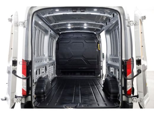 Ford Transit 350 2.0 TDCI 130pk E6 L3H2 Trend Airco/Camera/Trekhaak 2800kg 02-2019 ActivLease financial lease