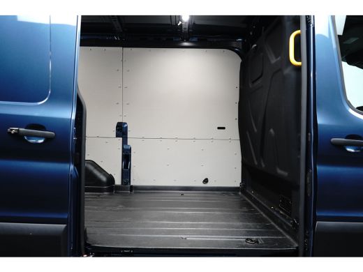 Ford Transit 350 2.0 TDCI L2H2 Trail MHEV | Lederen Bekleding | Camera | Lichtmetalen Velgen | Stoelverwarming... ActivLease financial lease