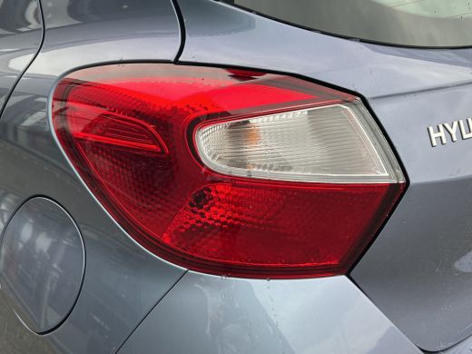 Hyundai i10 1.0 Premium TwoTone | Achteruitrijcamera | Apple Carplay/Android Auto|telefoonintegratie premium ... ActivLease financial lease
