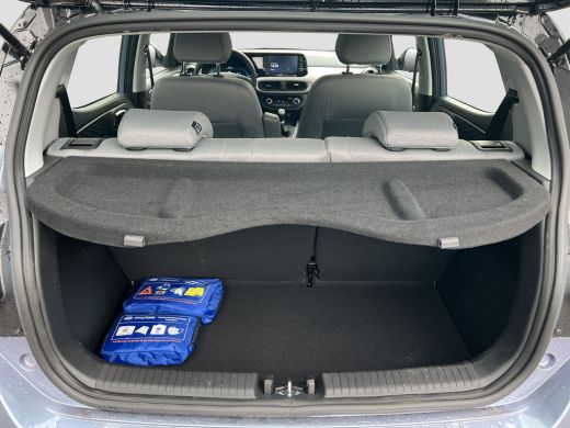 Hyundai i10 1.0 Premium TwoTone | Achteruitrijcamera | Apple Carplay/Android Auto|telefoonintegratie premium ... ActivLease financial lease