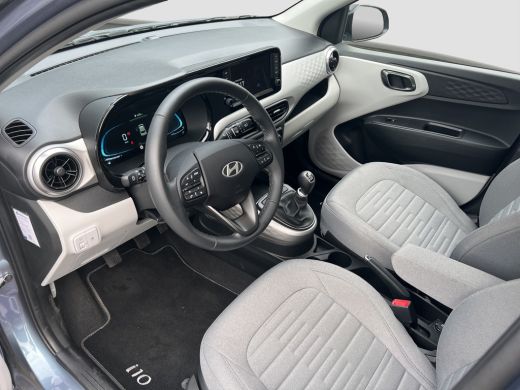 Hyundai i10 1.0 Premium TwoTone | Achteruitrijcamera | Apple Carplay/Android Auto|telefoonintegratie premium ... ActivLease financial lease