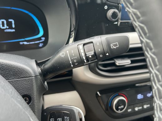 Hyundai i10 1.0 Premium TwoTone | Achteruitrijcamera | Apple Carplay/Android Auto|telefoonintegratie premium ... ActivLease financial lease