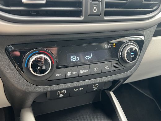Hyundai i10 1.0 Premium TwoTone | Achteruitrijcamera | Apple Carplay/Android Auto|telefoonintegratie premium ... ActivLease financial lease