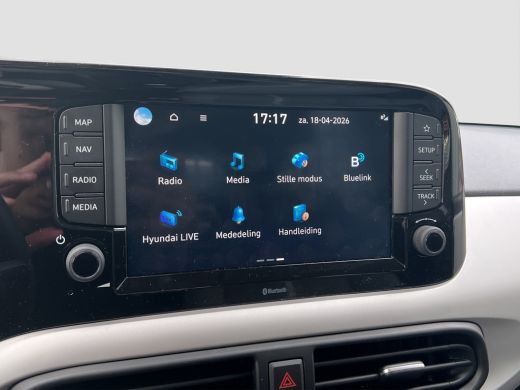 Hyundai i10 1.0 Premium TwoTone | Achteruitrijcamera | Apple Carplay/Android Auto|telefoonintegratie premium ... ActivLease financial lease