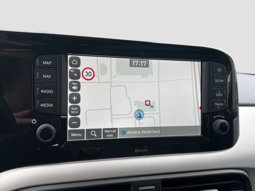 Hyundai i10 1.0 Premium TwoTone | Achteruitrijcamera | Apple Carplay/Android Auto|telefoonintegratie premium ... ActivLease financial lease