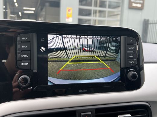 Hyundai i10 1.0 Premium TwoTone | Achteruitrijcamera | Apple Carplay/Android Auto|telefoonintegratie premium ... ActivLease financial lease