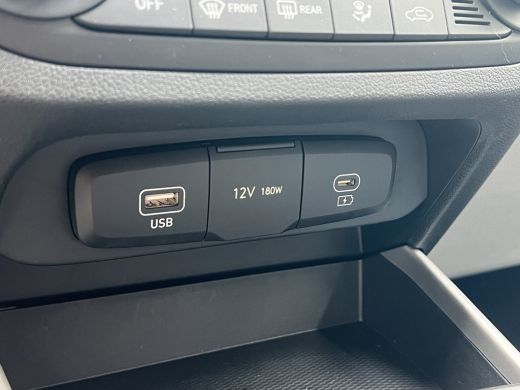 Hyundai i10 1.0 Premium TwoTone | Achteruitrijcamera | Apple Carplay/Android Auto|telefoonintegratie premium ... ActivLease financial lease
