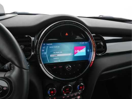 Mini Electric MINI Yours 33 kWh [3-Fase-11kW] {SoH-95%} (INCL-BTW) Aut. *HEATPUMP | LEATHER | HARMAN/KARDON | D... ActivLease financial lease
