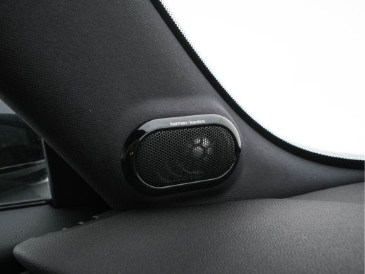 Mini Electric MINI Yours 33 kWh [3-Fase-11kW] {SoH-95%} (INCL-BTW) Aut. *HEATPUMP | LEATHER | HARMAN/KARDON | D... ActivLease financial lease