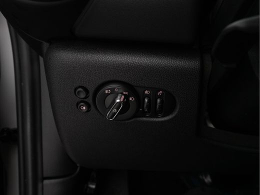 Mini Electric MINI Yours 33 kWh [3-Fase-11kW] {SoH-95%} (INCL-BTW) Aut. *HEATPUMP | LEATHER | HARMAN/KARDON | D... ActivLease financial lease