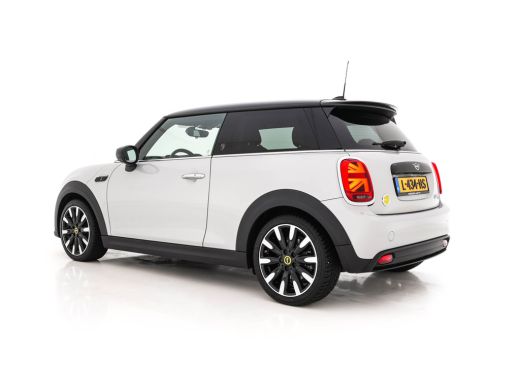 Mini Electric MINI Yours 33 kWh [3-Fase-11kW] {SoH-95%} (INCL-BTW) Aut. *HEATPUMP | LEATHER | HARMAN/KARDON | D... ActivLease financial lease