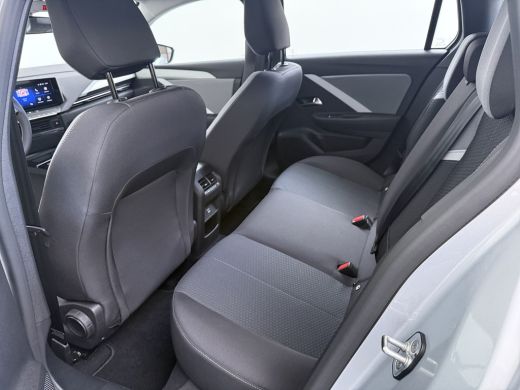 Opel Astra Electric 54 kWh Edition / Navigatie / Parkeersensoren / Carplay / ECC / 18'' LMV ActivLease financial lease