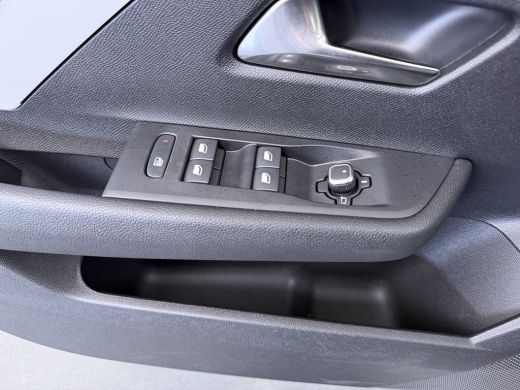 Opel Astra Electric 54 kWh Edition / Navigatie / Parkeersensoren / Carplay / ECC / 18'' LMV ActivLease financial lease