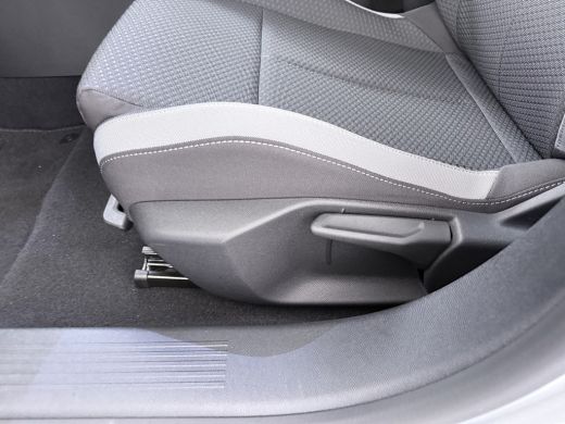 Opel Astra Electric 54 kWh Edition / Navigatie / Parkeersensoren / Carplay / ECC / 18'' LMV ActivLease financial lease