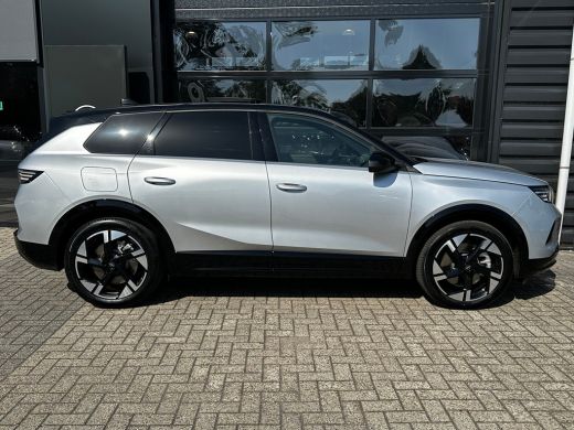 Opel Grandland 1.6 Turbo 195 PK Plug-in-Hybrid GS | ELEK. GLAZEN SCHUIF-/KANTELDAK| HEAD-UP DISPLAY| FOCAL SOUND... ActivLease financial lease