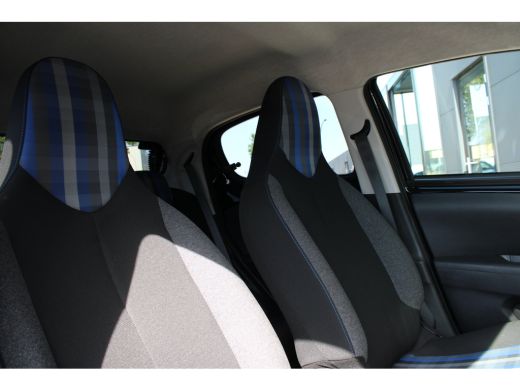 Peugeot 108 1.0 e-VTi Allure | Navi by app | Camera | Climate control | Apple carplay | NL auto | 32.000km | ... ActivLease financial lease