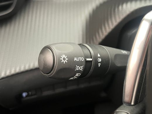 Peugeot 2008 1.2 Hybrid 136 Style Climate | Carplay | Cruise | Parkeersensoren Achter | LED | DAB | Airco (aut... ActivLease financial lease