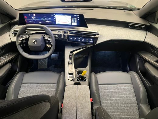 Peugeot 3008 1.2 Hybrid 145 Allure Climate | Cruise | 19" Lichtmetaal | Camera | LED | Digitaal Dashboard | Le... ActivLease financial lease
