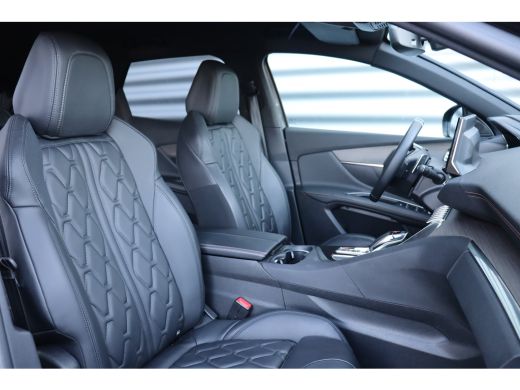 Peugeot 3008 1.6 PURETECH 180PK GT PACK AUTOMAAT / NAVI / CLIMA / PDC / 19" LMV / CAMERA / KEYLESS / FULL-LED ... ActivLease financial lease