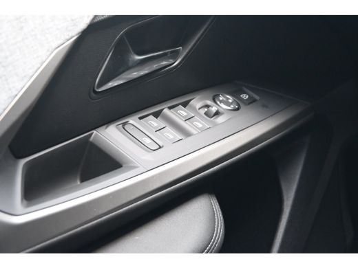 Peugeot 5008 1.2 Hybrid 145 GT 7p. DEMO-DEAL! | Tot 8 Jaar Garantie! | Schuif-/Kanteldak | 360 Camera | Adapti... ActivLease financial lease