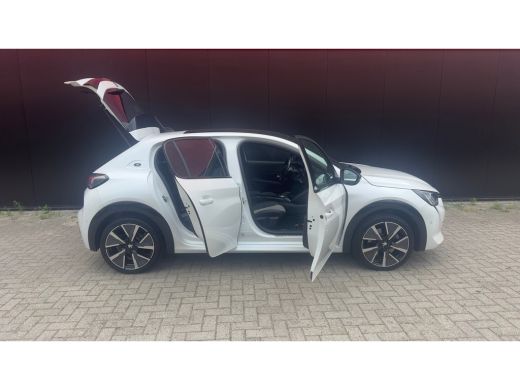 Peugeot e-208 EV GT 350 50 kWh | 3-fase | Pano | Camera | Adap Cruise | Navi | Climate Control | Achteruitrijca... ActivLease financial lease