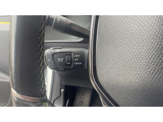 Peugeot e-208 EV GT 350 50 kWh | 3-fase | Pano | Camera | Adap Cruise | Navi | Climate Control | Achteruitrijca... ActivLease financial lease