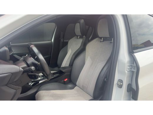 Peugeot e-208 EV GT 350 50 kWh | 3-fase | Pano | Camera | Adap Cruise | Navi | Climate Control | Achteruitrijca... ActivLease financial lease