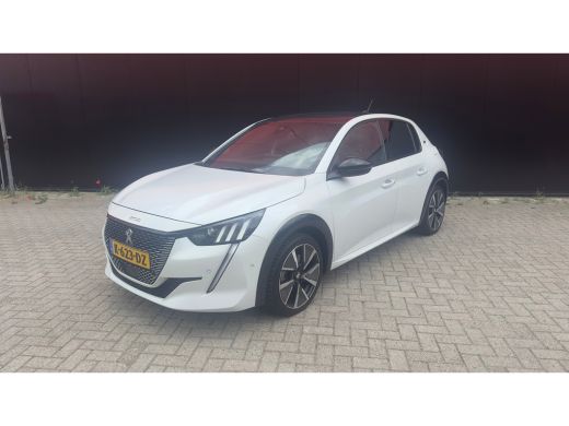Peugeot e-208 EV GT 350 50 kWh | 3-fase | Pano | Camera | Adap Cruise | Navi | Climate Control | Achteruitrijca... ActivLease financial lease