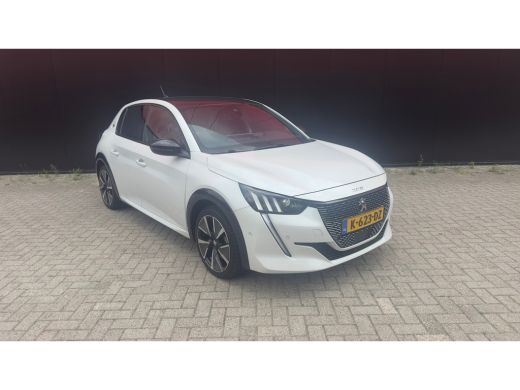 Peugeot e-208 EV GT 350 50 kWh | 3-fase | Pano | Camera | Adap Cruise | Navi | Climate Control | Achteruitrijca... ActivLease financial lease