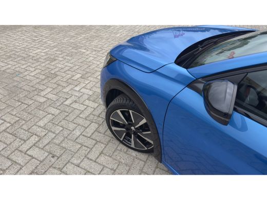 Peugeot e-208 EV GT 350 50 kWh 3-Fase | Bruin Leder | Adaptieve Cruise | Camera | Pano | Climate Control | Acht... ActivLease financial lease