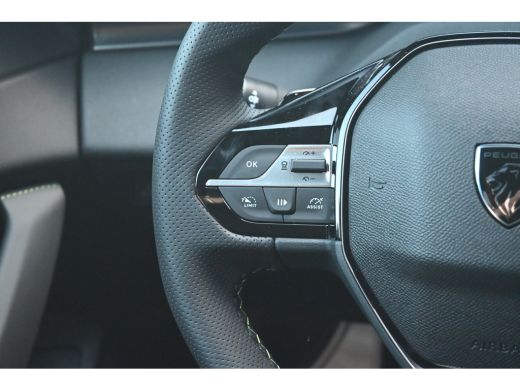 Peugeot e-308 GT 54 kWh | Navigatie | Massagestoelen | Stoel/Stuurverwarming | Dodehoekdetectie | 360 Camera | !! ActivLease financial lease