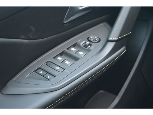 Peugeot e-308 GT 54 kWh | Navigatie | Massagestoelen | Stoel/Stuurverwarming | Dodehoekdetectie | 360 Camera | !! ActivLease financial lease