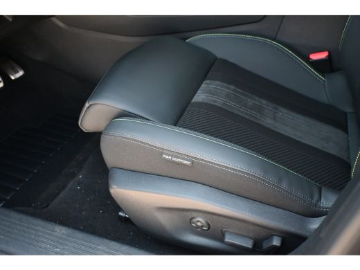 Peugeot e-308 GT 54 kWh | Navigatie | Massagestoelen | Stoel/Stuurverwarming | Dodehoekdetectie | 360 Camera | !! ActivLease financial lease