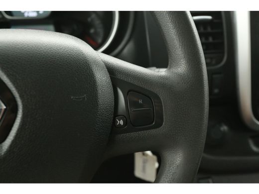 Renault Trafic 2.0 dCI 145PK L2H1 | Automaat | Airco | Cruise | Camera | Trekhaak ActivLease financial lease