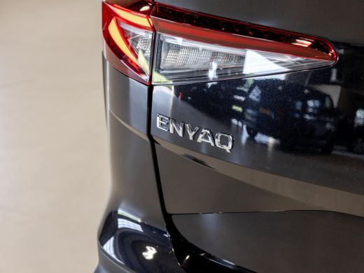 Skoda Enyaq iV 80 204pk / Trekhaak / Dodehoekdetectie / Panorama dak / Adaptieve cruise control / Achteruitrijca... ActivLease financial lease