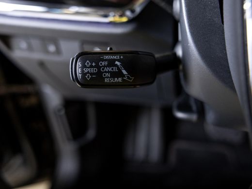 Skoda Enyaq iV 80 204pk / Trekhaak / Dodehoekdetectie / Panorama dak / Adaptieve cruise control / Achteruitrijca... ActivLease financial lease