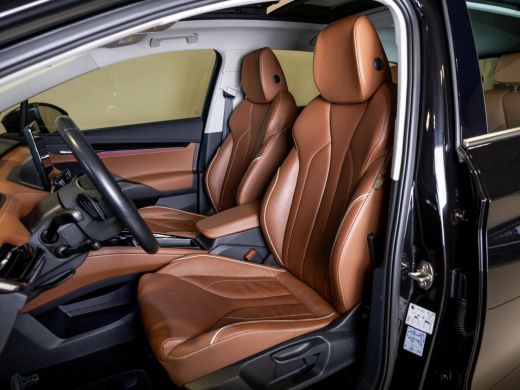 Skoda Enyaq iV 80 204pk / Trekhaak / Dodehoekdetectie / Panorama dak / Adaptieve cruise control / Achteruitrijca... ActivLease financial lease