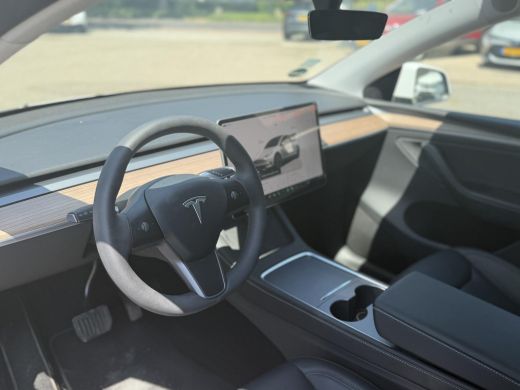 Tesla Model Y Long Range RWD 75 kWh LONG RANGE AWD FSD! VAN: 46.900,- VOOR: 43.877,- | FULL SELF DRIVE OP DE AU... ActivLease financial lease