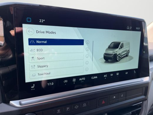 Volkswagen e-Transporter 32 L1H1 Caravelle 64 kWh | A.Camera | Stoelverwarming | Trekhaakvoorbereiding | ActivLease financial lease