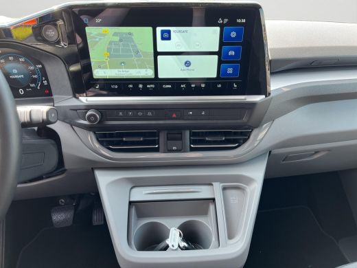 Volkswagen e-Transporter 32 L1H1 Caravelle 64 kWh | A.Camera | Stoelverwarming | Trekhaakvoorbereiding | ActivLease financial lease