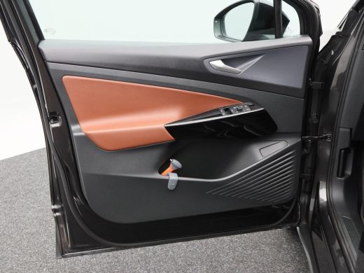 Volkswagen ID.4 Max 77 kWh 204 Pk | Stoel/Stuurverwarming | Camera | Adaptive Cruise | Warmtepomp | Head Up | Mat... ActivLease financial lease