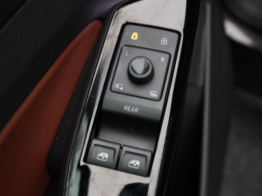 Volkswagen ID.4 Max 77 kWh 204 Pk | Stoel/Stuurverwarming | Camera | Adaptive Cruise | Warmtepomp | Head Up | Mat... ActivLease financial lease