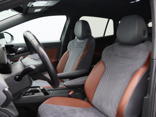 Volkswagen ID.4 Max 77 kWh 204 Pk | Stoel/Stuurverwarming | Camera | Adaptive Cruise | Warmtepomp | Head Up | Mat... ActivLease financial lease