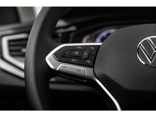 Volkswagen Polo Life Edition Inclusief &euro;2000,- inruilvoordeel + &euro;1000,- korting | 'App-Connect' draadloze smartph... ActivLease financial lease