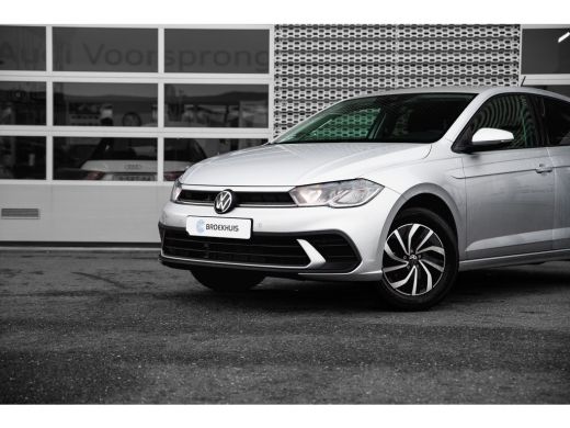 Volkswagen Polo Life Edition Inclusief &euro;2000,- inruilvoordeel + &euro;1000,- korting | 'App-Connect' draadloze smartph... ActivLease financial lease
