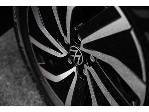 Volkswagen Polo Life Edition Inclusief &euro;2000,- inruilvoordeel + &euro;1000,- korting | 'App-Connect' draadloze smartph... ActivLease financial lease